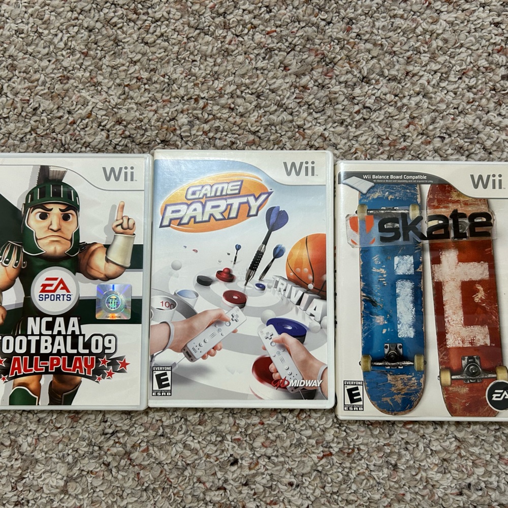 NCAA Football 09 All-Play for Wii, Game Party, and Skate It